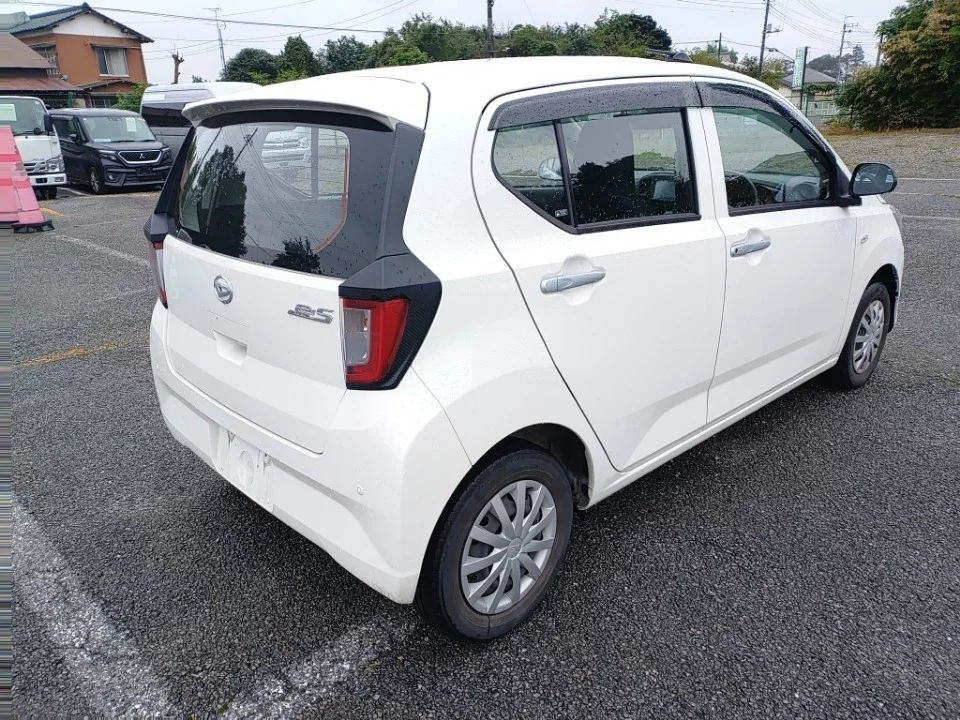 Daihatsu Mira e:S LA350S 2021